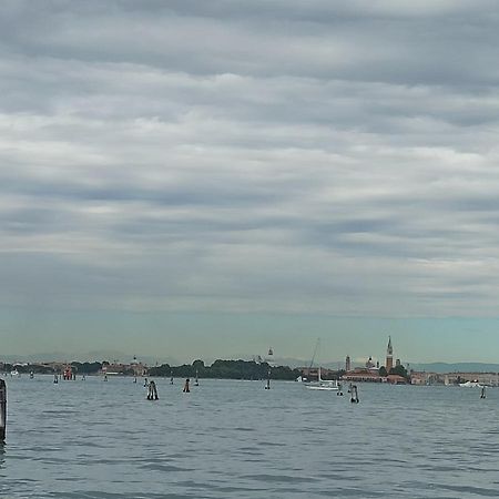 Angolo Di Pace A Pochi Passi Dal Centro E Dal Mare ヴェネツィア・リド島 エクステリア 写真